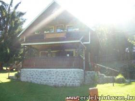 UNI-KOM Vend�gh�z (1)