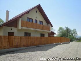 Feh�r Nyik� Kulcsosh�z (1)