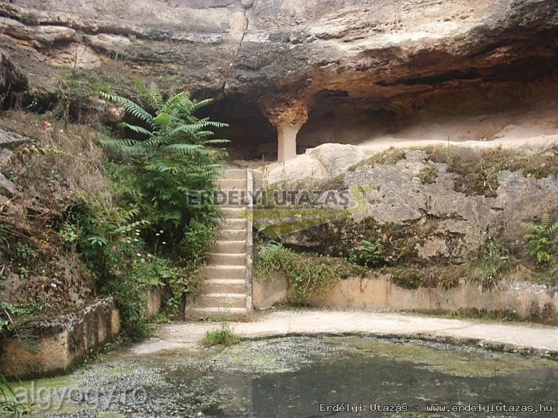 roman bath located at 4 km