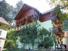 Anna Villa (1) Anna Villa (1)