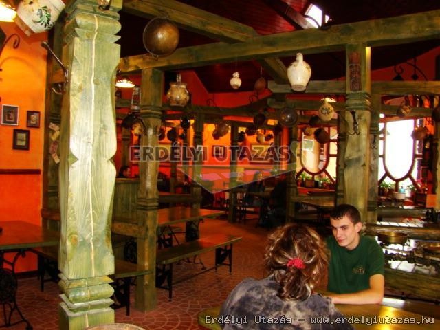 History pension and restaurant (15)
