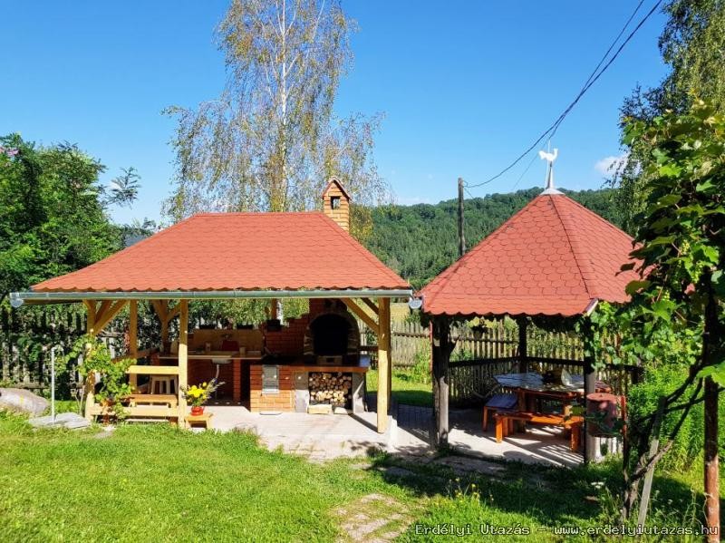 Outdoor kitchen