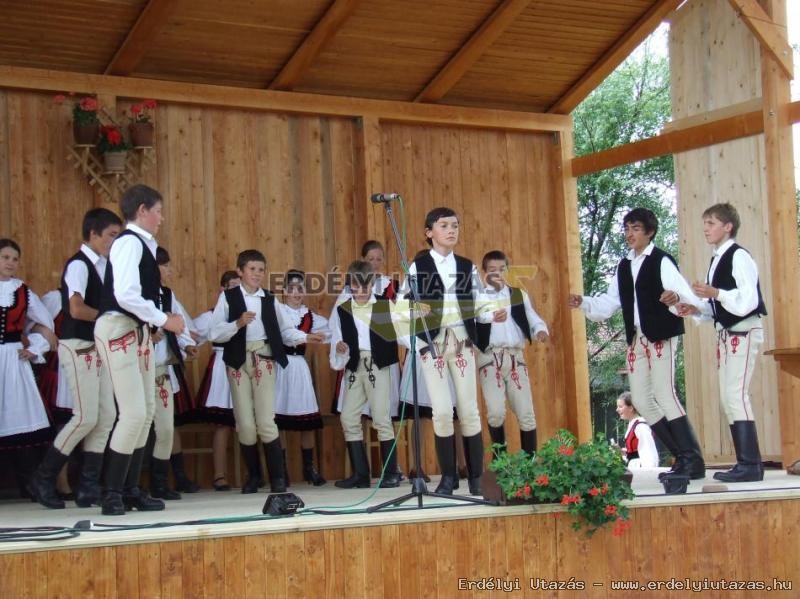 Kicsik-nagyok nnepelnek