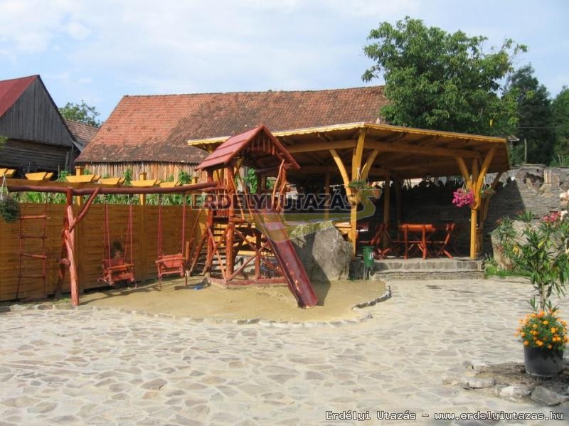 Sziklakert Panzi� (5)