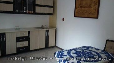 Apartman konyhja...