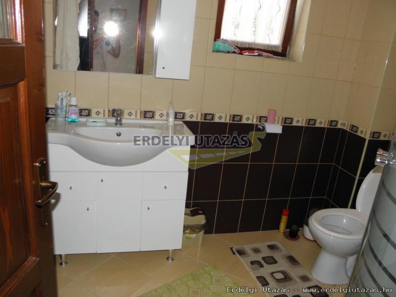 Gy�rk�s Vend�gh�z (6)