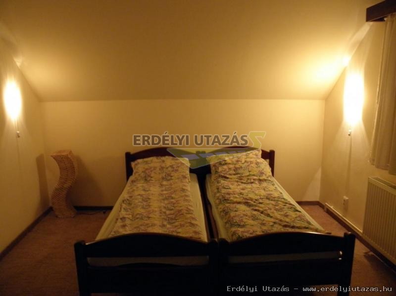 Gy�rk�s Vend�gh�z (1)