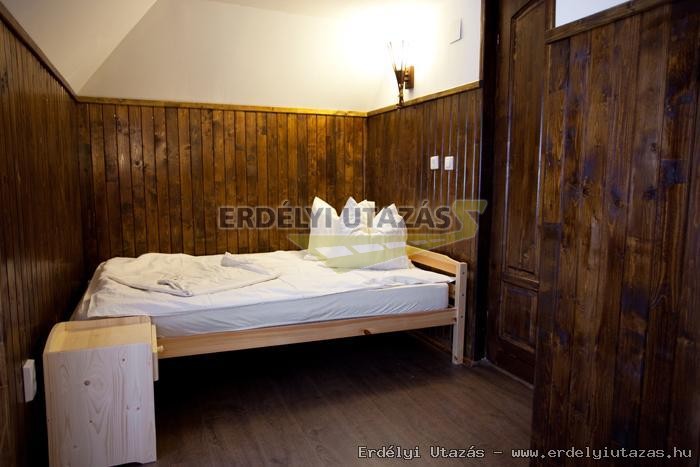 Farkaslak Kulcsoshz (7)