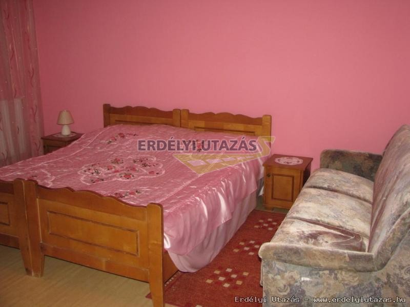 Aranyvessz� Vend�gh�z (1)