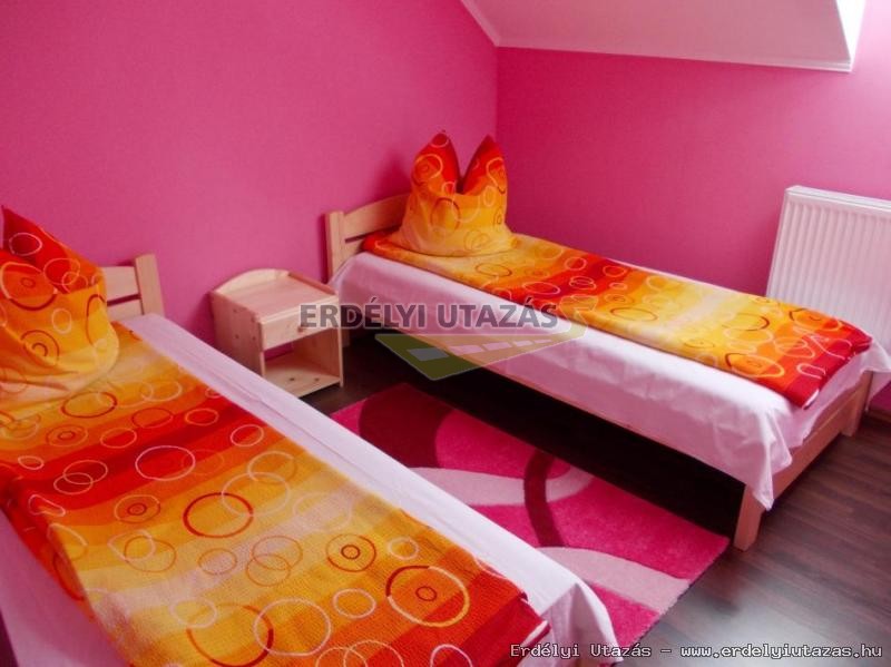 Ir�nke Kulcsosh�z