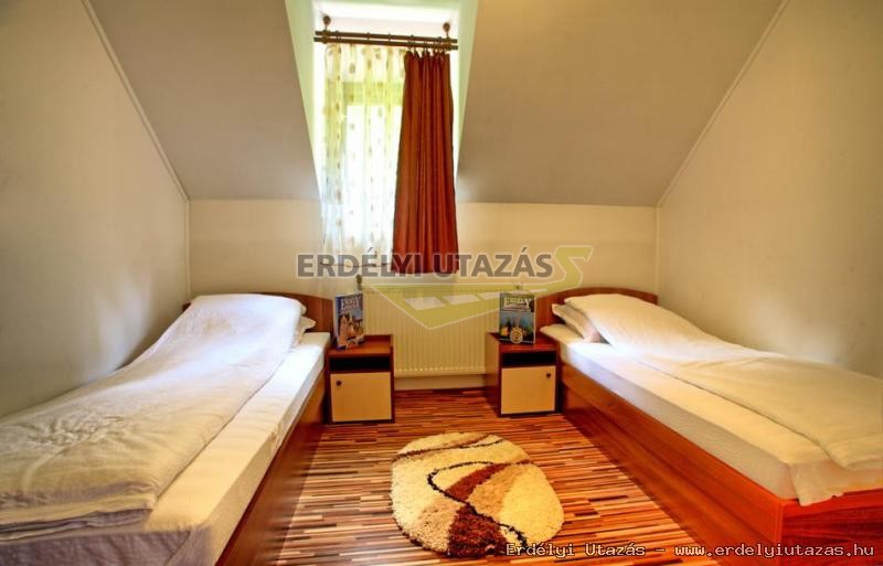 Edina Vend�gh�z (4)