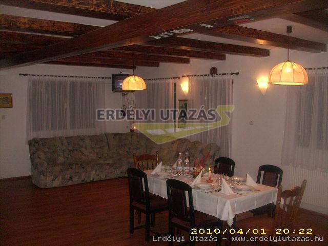 Edina Vend�gh�z (6)