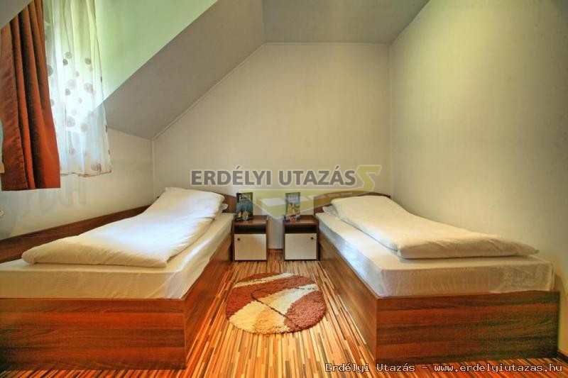 Edina Vend�gh�z (3)