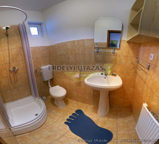 Panzi� f�rd�szoba