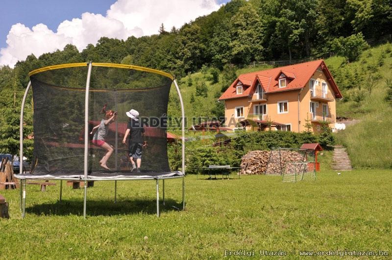H�tvez�r Panzi� �s Kulcsosh�zak (9)