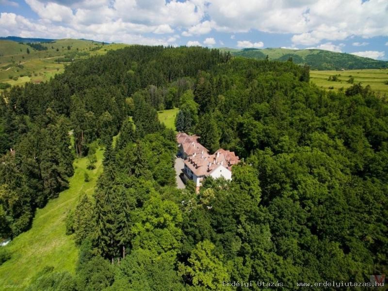 Szent Benedek Tanulmnyi Kzpont (1)