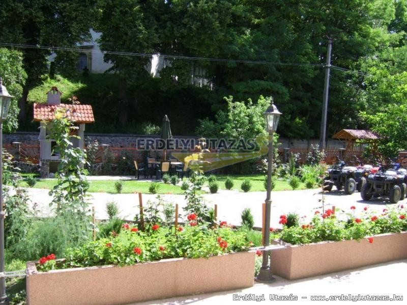Renesz�nsz Panzi� (4)