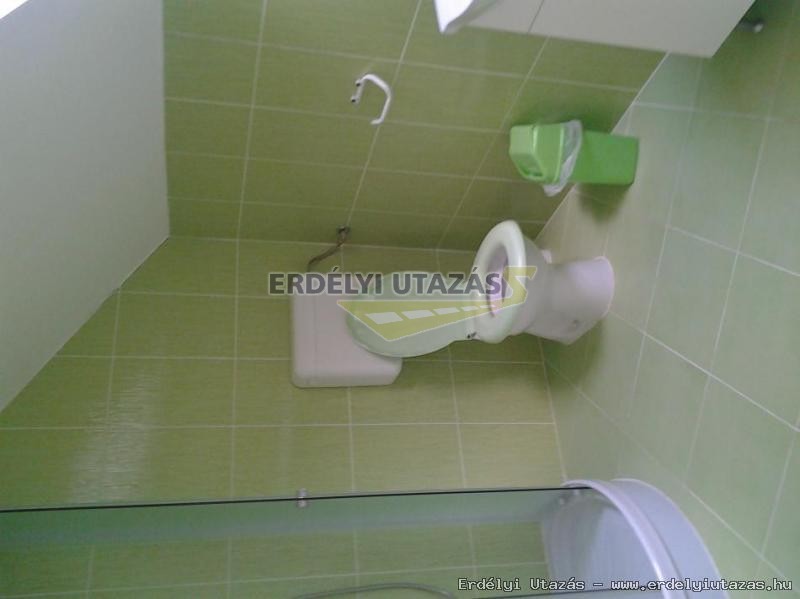 2.sz�ll�shely, az el�bb emlitett szob�hoz tartozik