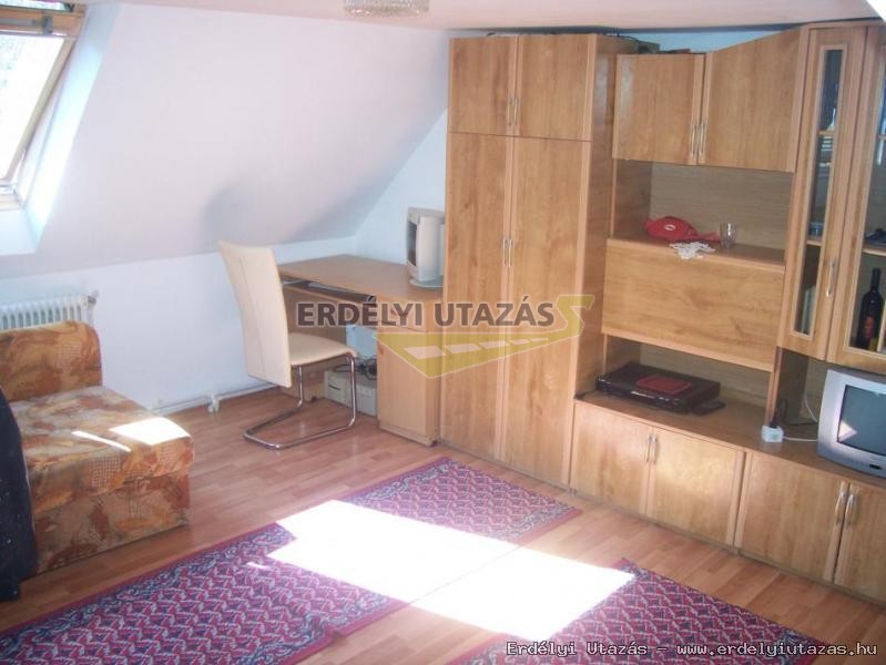 2.sz�ll�shely, nappali+2 szoba+f�rd�