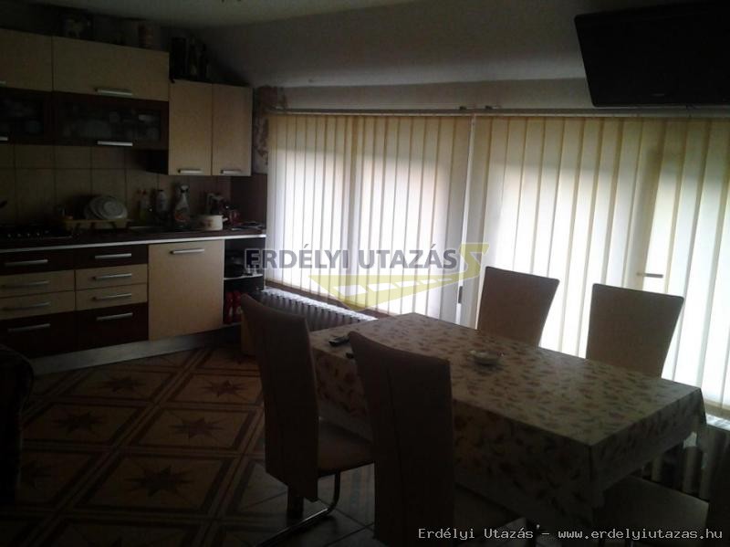 2.sz�ll�shely, nappali+2 szoba+f�rd�