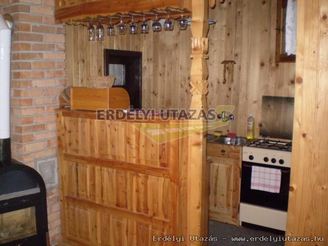 Lak� Kulcsosh�z (4)