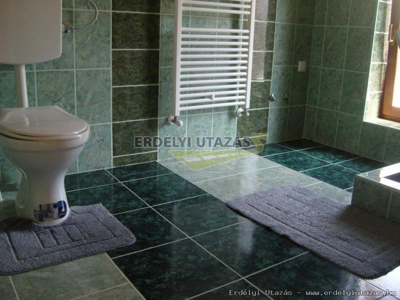 Kulcsoshz tusoloja+WC