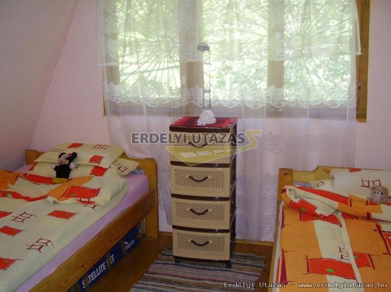 Emeleti szobk