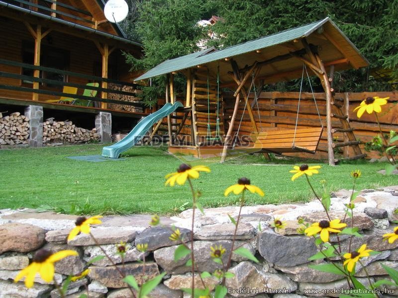 Gyerekcsuzda-hintval